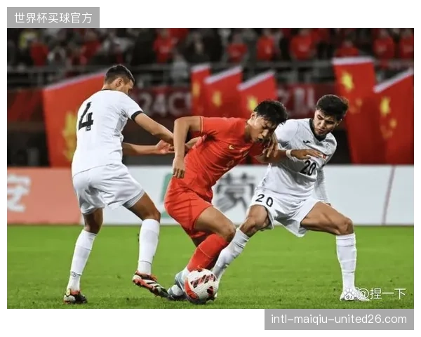 下半场换上冲击型前锋，或成为乌兹别克斯坦队打破僵局的核心战术。